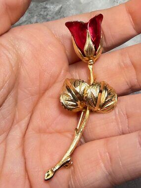 Red Rose Brooch Gold Tone Enamel Flower Vintage